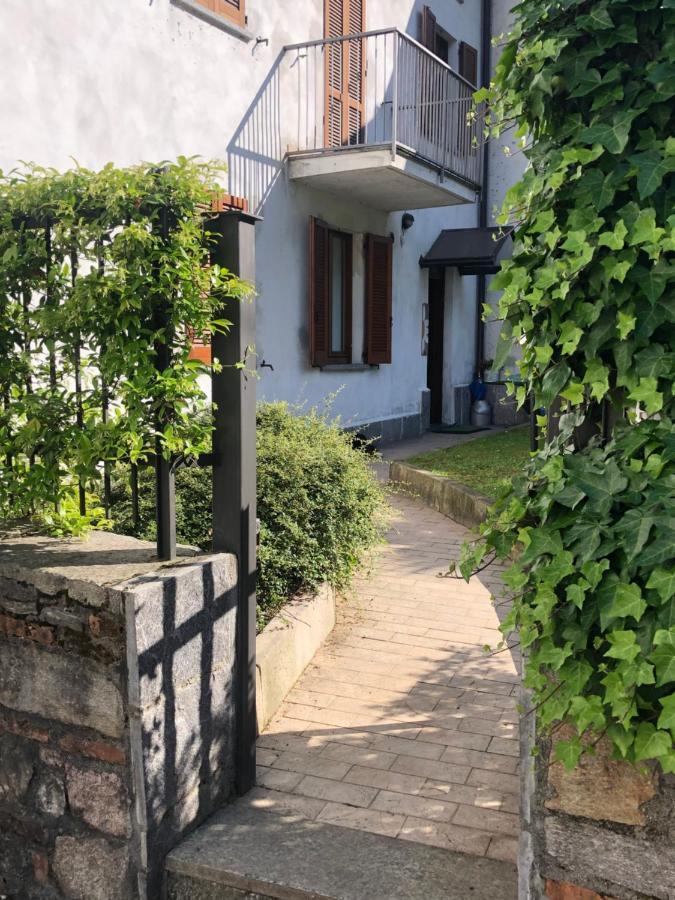Casa Nonna Elide Apartment Besozzo ภายนอก รูปภาพ