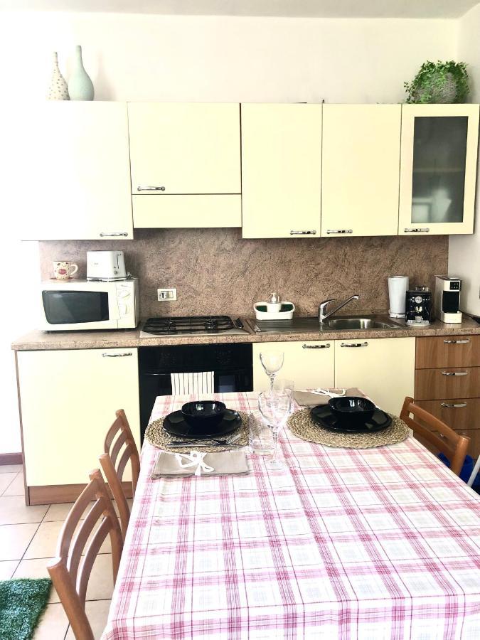 Casa Nonna Elide Apartment Besozzo ภายนอก รูปภาพ