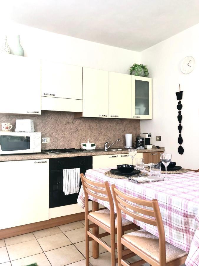 Casa Nonna Elide Apartment Besozzo ภายนอก รูปภาพ